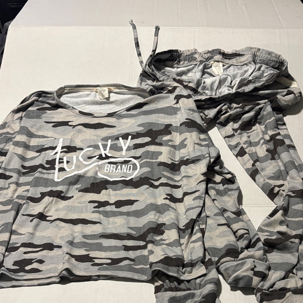 Lucky Brand Gray and Cream Camo pajama 2pc set